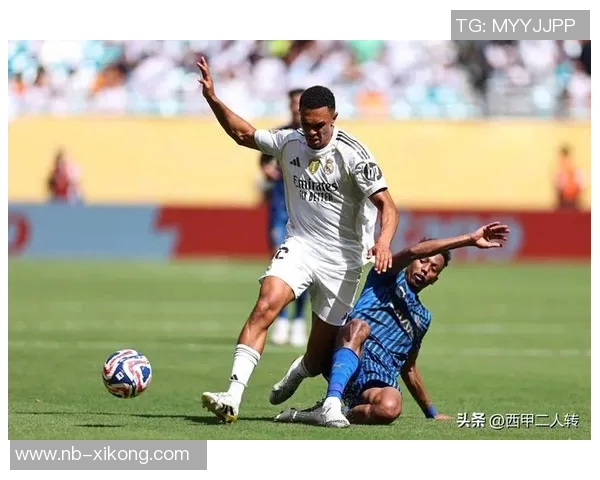 阿苏埃表现起伏不定一球难掩失误频频与球权流失 阿苏埃表现起伏不定一球难掩失误频频与球权流失