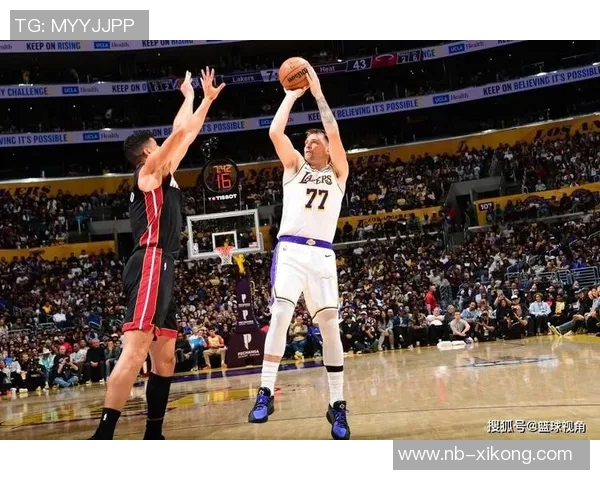 东契奇生涯第八次豪取45分10篮板5三分创历史新高超越哈登独享第一