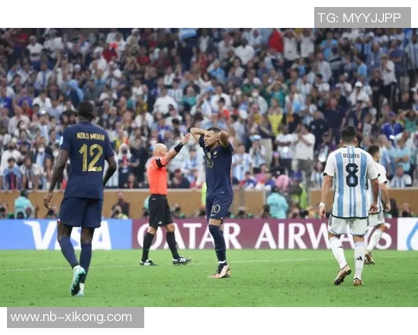 佛罗伦萨与AC米兰争夺维罗纳年轻前锋吉奥瓦尼桑塔纳的转会机会